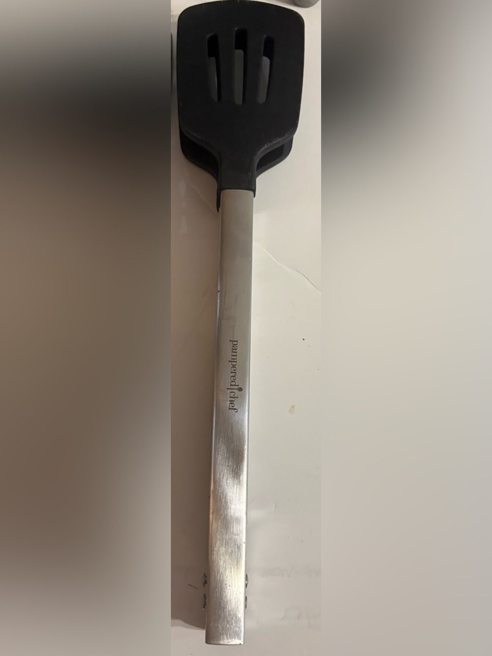 Pampered Chef Spatula Tongs (dual spatula head) - Picture 4 of 7
